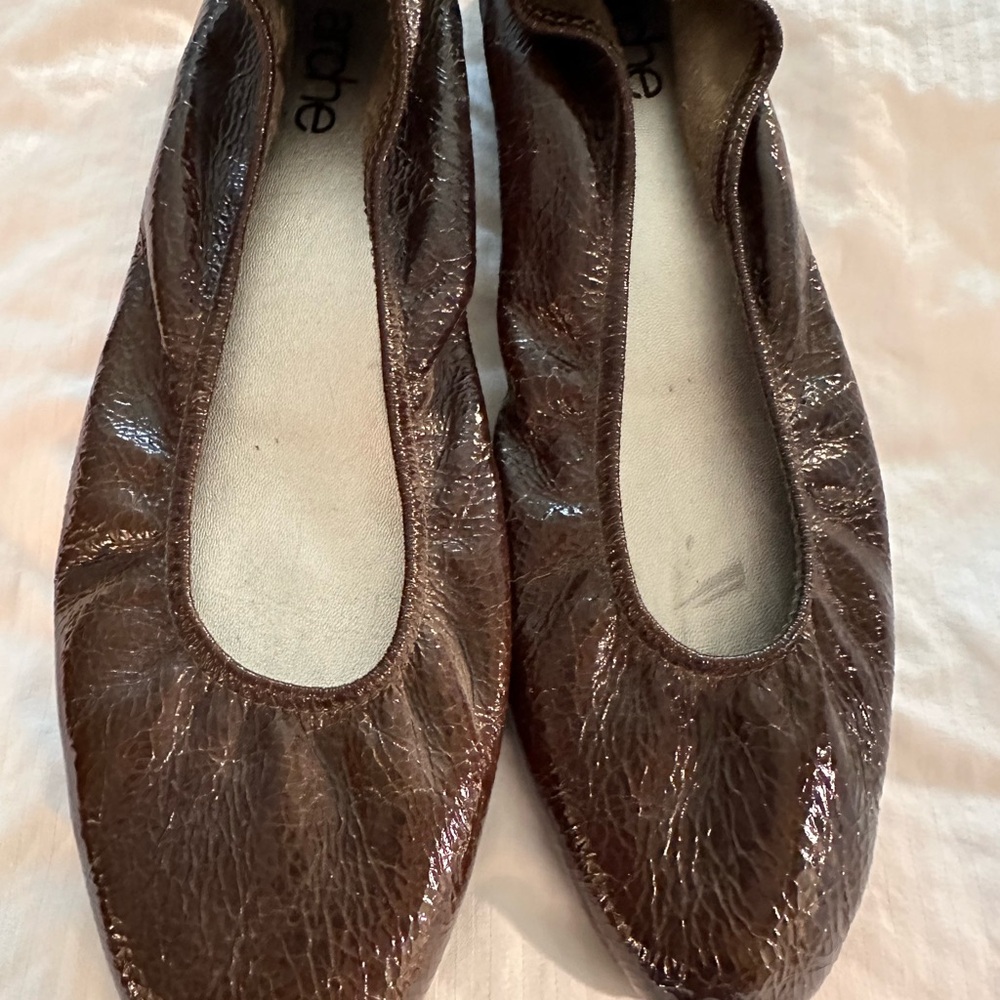 Arche patent leather flats